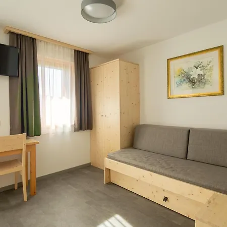 Hotel Declara And 3*