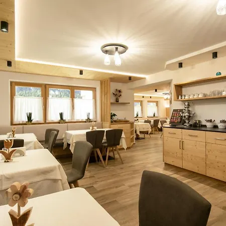 Hotel Declara And